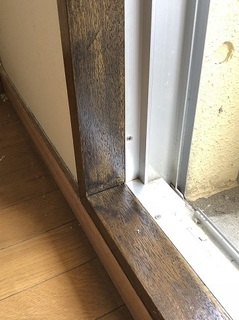 窓枠 二度塗り (2).jpg